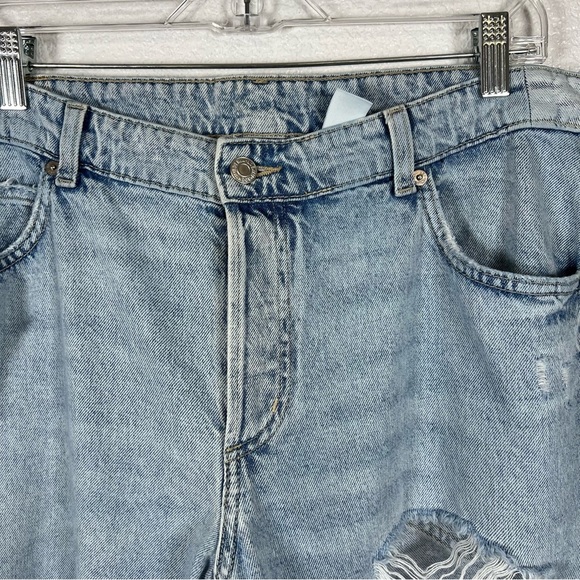 H&M Woman’s Distressed Boyfriend Low Waist Denim Jeans Size 14 - Picture 4 of 9